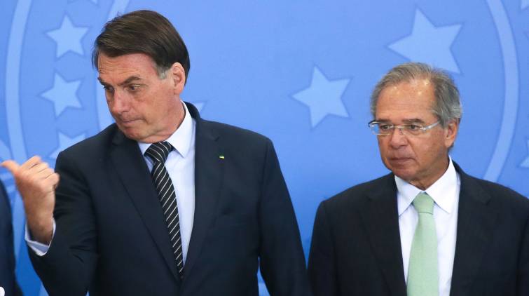 Governo estuda auxílio emergencial por 3 ou 4 meses a partir de março, diz Bolsonaro